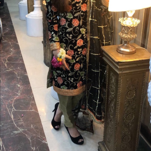 Desi Dress/suit - Picture 3 of 3